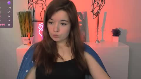 Snapshot of nika_still chatting on October 25, 10:23 am Little  Angel online show from October 25, 10:23 am