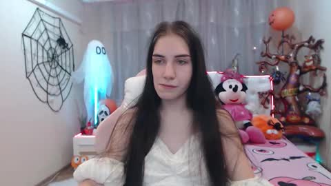 nikastarkk online show from November 3, 7:26 pm