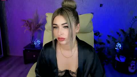 Snapshot of nikastill_ chatting on June 29, 2:18 am NikaStill online show from June 29, 2:18 am