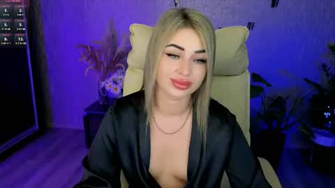 Snapshot of nikastill_ chatting on July 12, 2:02 am NikaStill online show from July 12, 2:02 am