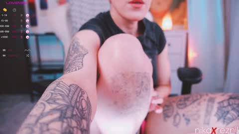 Snapshot of nikaxreznik chatting on January 15, 9:45 am Nika online show from January 15, 9:45 am