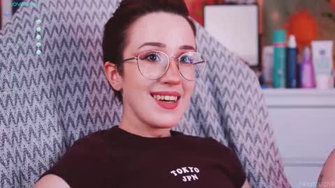 Snapshot of nikaxreznik chatting on March 12, 2:12 pm Nika online show from March 12, 2:12 pm