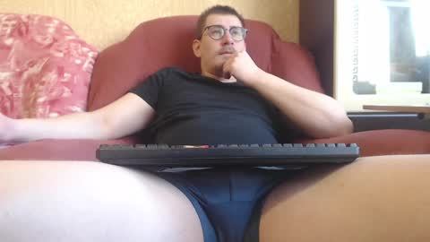 meineliebhe797 online show from February 17, 8:19 am