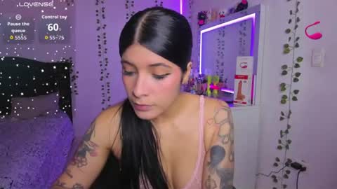 Snapshot of nikibryce_ chatting on June 25, 1:49 am Niki online show from June 25, 1:49 am