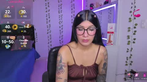 Snapshot of nikibryce_ chatting on July 15, 12:49 am Niki online show from July 15, 12:49 am