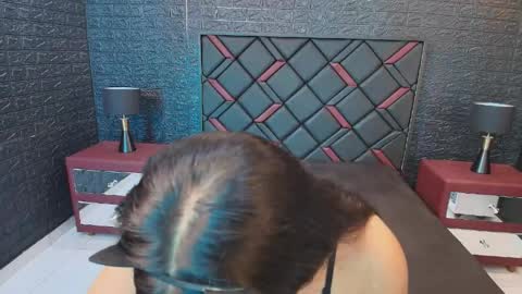 NIKI online show from May 15, 1:18 pm