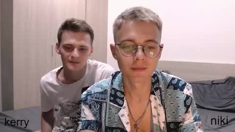 Snapshot of nikikerry_cum_ chatting on October 6, 1:52 pm nikikerry_cum_ online show from October 6, 1:52 pm