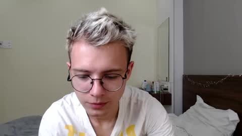 Snapshot of nikikerry_cum_ chatting on February 15, 2:03 pm nikikerry_cum_ online show from February 15, 2:03 pm