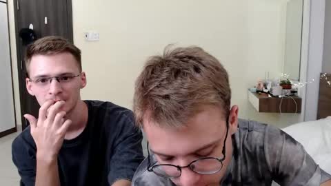 Snapshot of nikikerry_cum_ chatting on April 20, 11:57 am nikikerry_cum_ online show from April 20, 11:57 am
