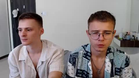 Snapshot of nikikerry_cum_ chatting on May 4, 8:10 am nikikerry_cum_ online show from May 4, 8:10 am