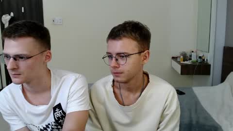 Snapshot of nikikerry_cum_ chatting on May 8, 11:48 am nikikerry_cum_ online show from May 8, 11:48 am