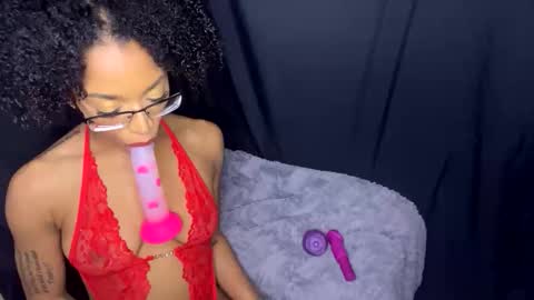 nikitalove104 online show from January 10, 10:25 pm