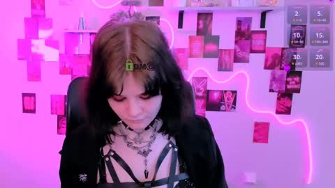 nikki_kiss_ online show from April 25, 8:50 am