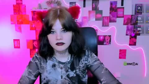 nikki_kiss_ online show from May 14, 8:54 am