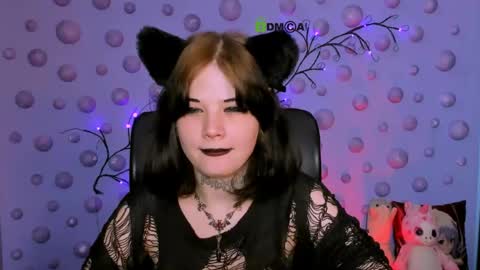 nikki_kiss_ online show from May 28, 8:44 am
