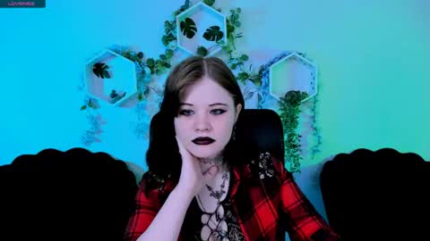 Snapshot of nikki_kiss_ chatting on June 15, 8:16 am nikki_kiss_ online show from June 15, 8:16 am