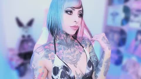 Snapshot of nikkiramone chatting on October 29, 9:27 pm Nikki Ramone online show from October 29, 9:27 pm