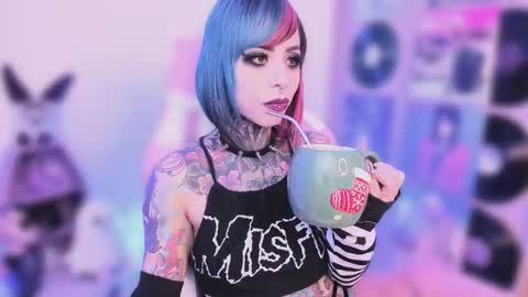 Snapshot of nikkiramone chatting on November 11, 9:48 pm Nikki Ramone online show from November 11, 9:48 pm