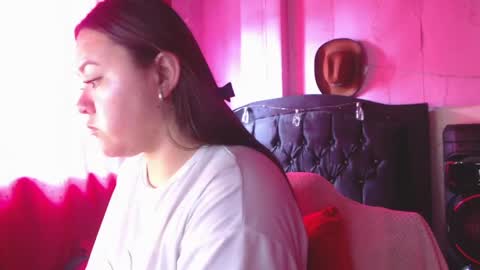 Snapshot of nikkirous_ chatting on May 28, 4:37 pm Nikkirous online show from May 28, 4:37 pm