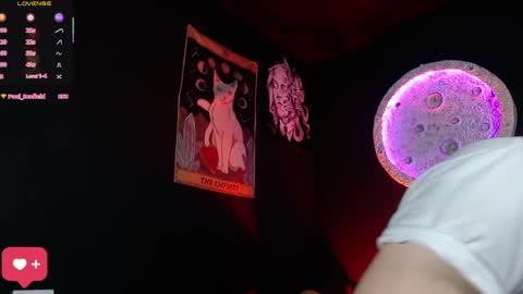 Nikky online show from April 12, 1:49 pm