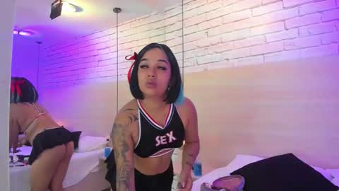 Snapshot of nikkydean chatting on September 15, 3:17 am Nikky Dean online show from September 15, 3:17 am
