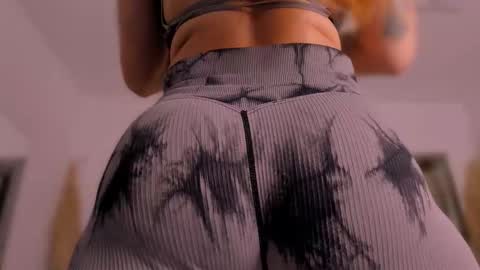     online show from November 13, 11:53 am