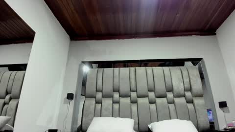     online show from November 16, 11:38 am