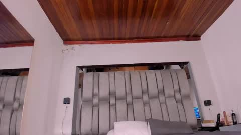 Snapshot of nikkysmiith chatting on December 22, 11:40 am online show from December 22, 11:40 am