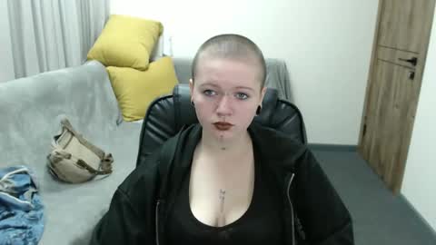Snapshot of nikkysnow chatting on September 19, 8:05 am nikkysnow online show from September 19, 8:05 am