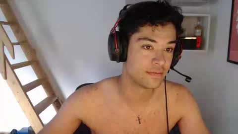 niklasgg online show from May 17, 5:42 pm