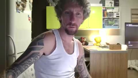 niknik39 online show from October 31, 8:32 pm