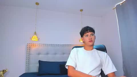 Snapshot of niko_cute18 chatting on December 16, 7:19 pm NIKO online show from December 16, 7:19 pm