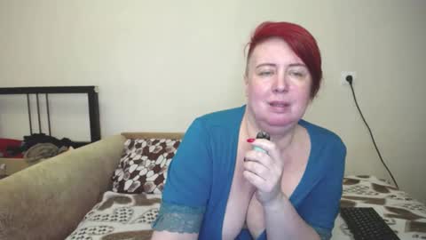 Snapshot of nikolettared chatting on December 19, 10:10 pm Nikoletta online show from December 19, 10:10 pm
