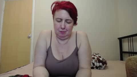 Snapshot of nikolettared chatting on January 13, 11:38 pm Nikoletta online show from January 13, 11:38 pm