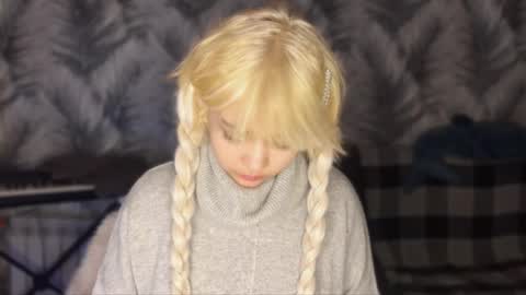 Snapshot of nikoli_naw chatting on May 5, 10:07 pm nikoli_naw online show from May 5, 10:07 pm