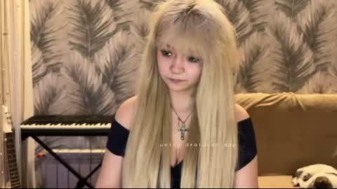 Snapshot of nikoli_naw chatting on June 4, 7:31 pm nikoli_naw online show from June 4, 7:31 pm