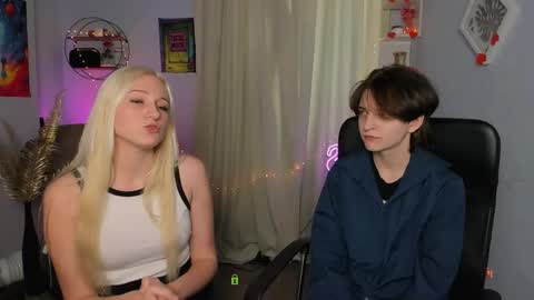 Snapshot of nikolo_rain chatting on June 1, 12:51 pm Nik online show from June 1, 12:51 pm