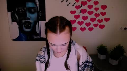 nikonara_ online show from December 12, 3:37 pm