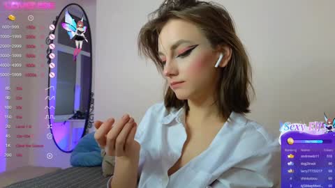 Snapshot of nillie_kelly chatting on December 12, 3:10 am Nillie online show from December 12, 3:10 am