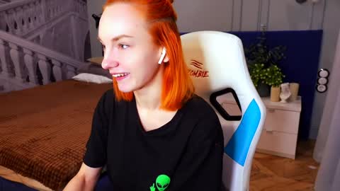 Snapshot of nillie_kelly chatting on February 1, 9:29 pm Nillie online show from February 1, 9:29 pm