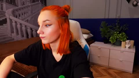 Snapshot of nillie_kelly chatting on February 2, 3:32 am Nillie online show from February 2, 3:32 am