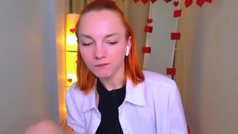 Snapshot of nillie_kelly chatting on February 8, 1:54 am Nillie online show from February 8, 1:54 am
