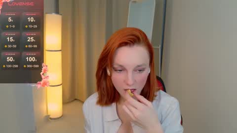 Snapshot of nillie_kelly chatting on February 25, 10:18 pm Nillie online show from February 25, 10:18 pm