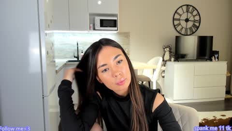 Bella online show from February 4, 7:44 pm