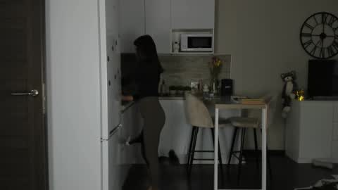 Bella online show from March 12, 2:23 pm