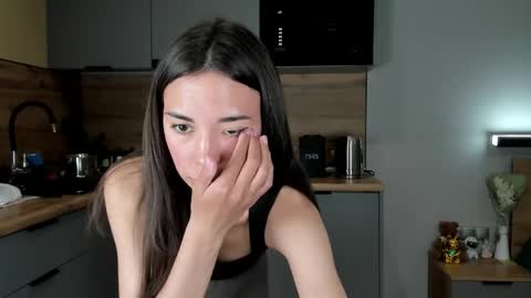 Bella online show from May 21, 8:27 pm