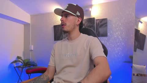 Snapshot of nils_saint chatting on November 22, 6:45 am Nils online show from November 22, 6:45 am