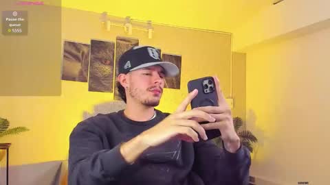 Snapshot of nils_saint chatting on February 1, 2:10 am Nils online show from February 1, 2:10 am