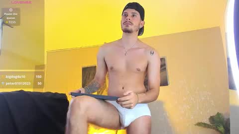 Snapshot of nils_saint chatting on February 3, 6:22 am Nils online show from February 3, 6:22 am