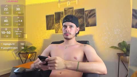 Snapshot of nils_saint chatting on February 3, 6:40 am Nils online show from February 3, 6:40 am